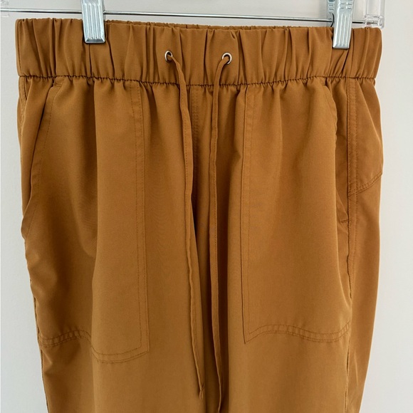 Mustard yellow stretchtech old navy pants size small - Picture 4 of 6